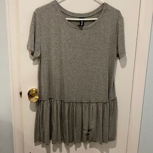 Agnes & Dora Relaxed Ruffle Tee Gray